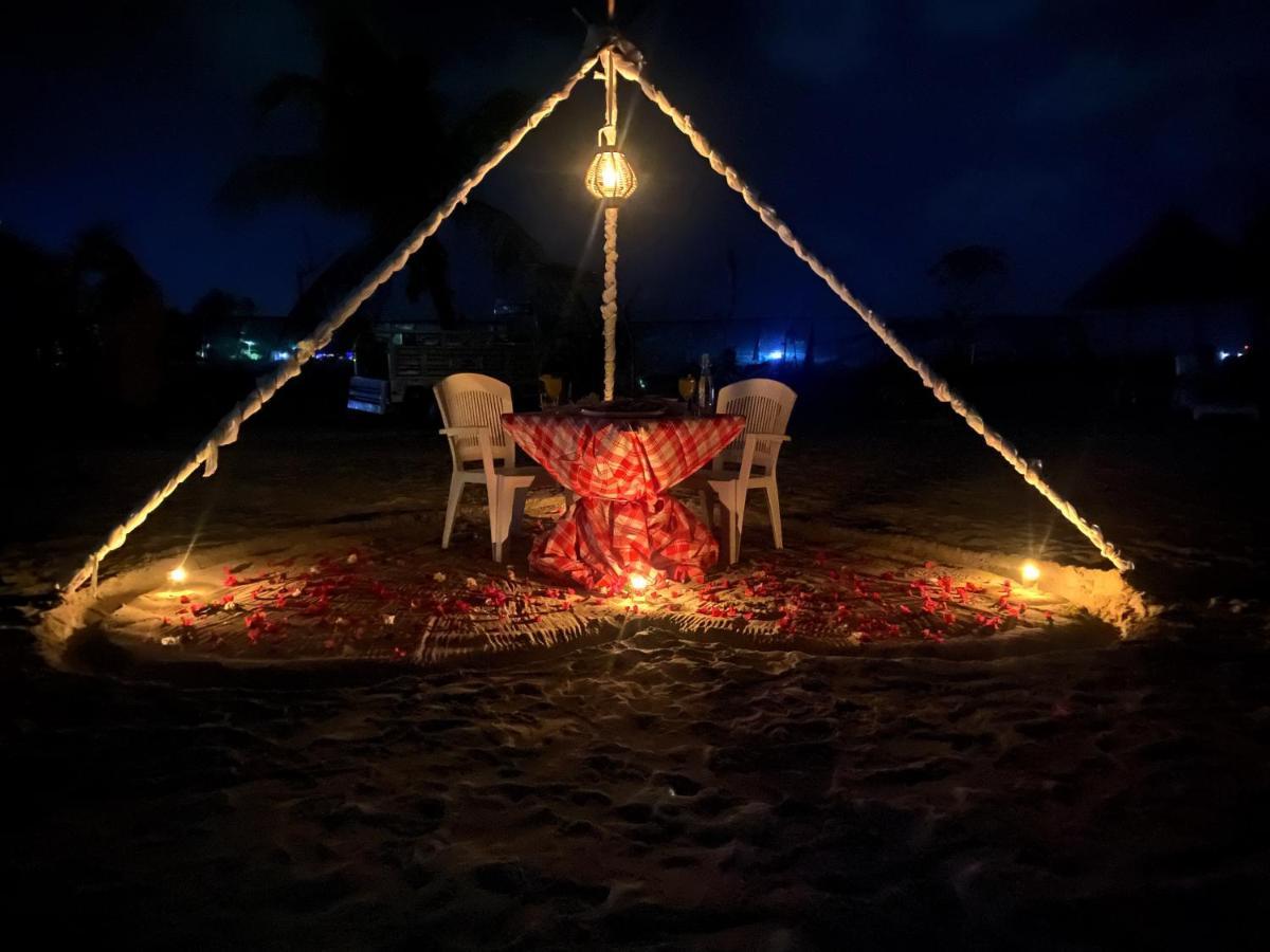 Adroit Beach Inn Guraidhoo  Kültér fotó