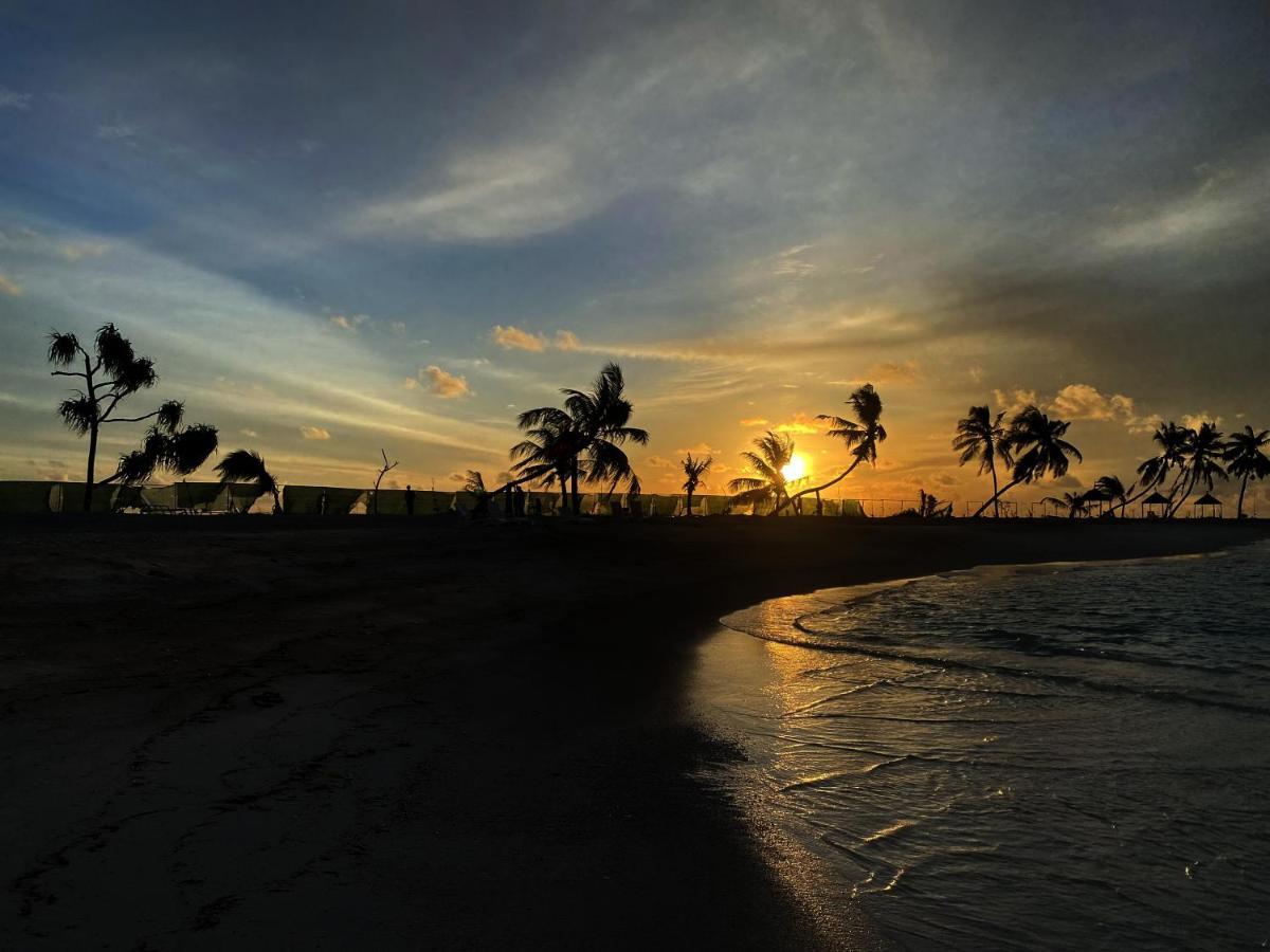Adroit Beach Inn Guraidhoo  Kültér fotó